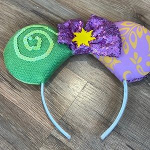 Used Disney Mickey ears